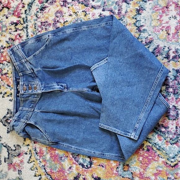 Hollister Ultra High Rise 80's Mom Barrel Jeans - Picture 2 of 5